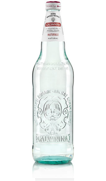 Agua mineral sin gas